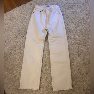 White Abercrombie 90’s Relaxed Cream Jeans
